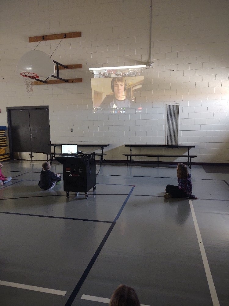 In PE today, AGS 3rd graders were able to be a part of a cool google meet with U.S. Ski Team skier Gus Schumacher! 