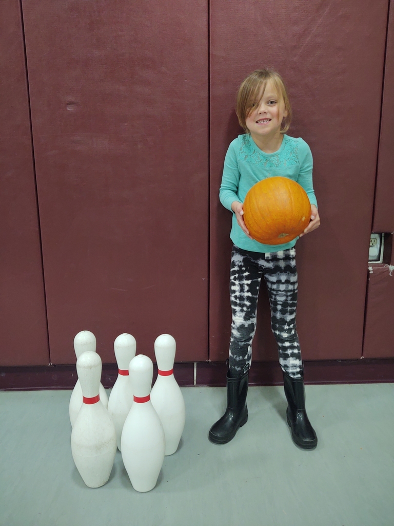 It's been a busy week in elementary PE. We have had pumpkin rolling relays, pumpkin booowling, and learned about eating squash. Thank you to Ms. Amanda for preparing squash for us to try at lunch today! 